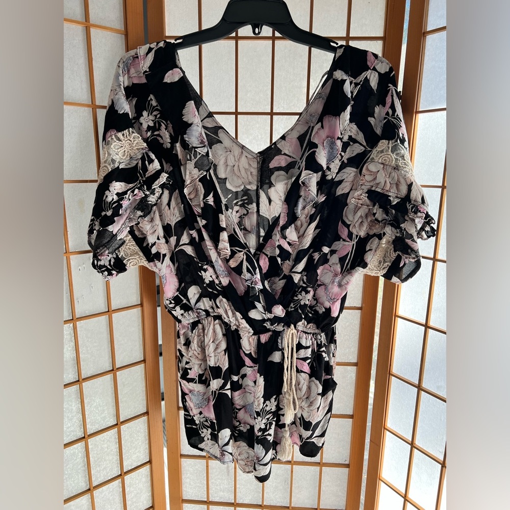 Cute Romper with pockets!